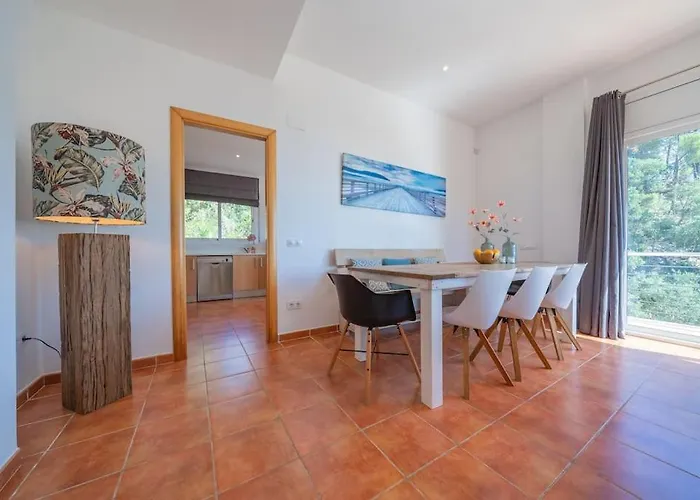 Villa Lovely Breeze, Heerlijk Familiehuis, 7pers.