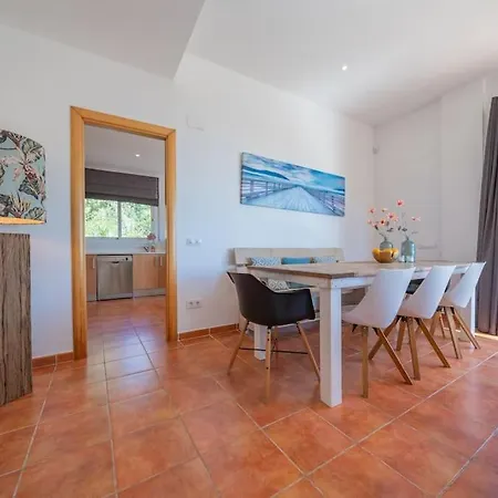 Villa Lovely Breeze, Heerlijk Familiehuis, 7pers.